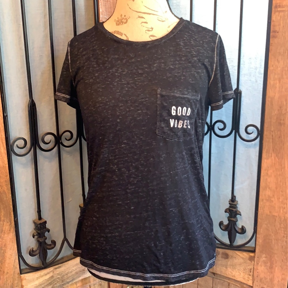American eagle “good vibes” tee sz.M